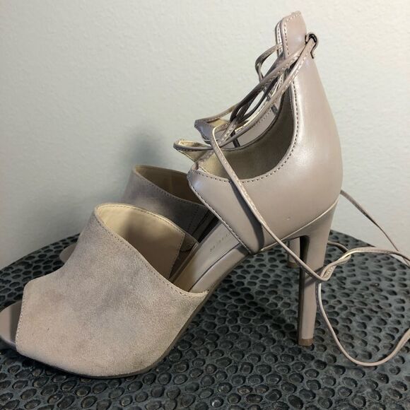 {MARC FISHER} - BEIGE FAUX SUEDE LACE UP HEELS - SIZE 9 - S4 - Picture 5 of 11